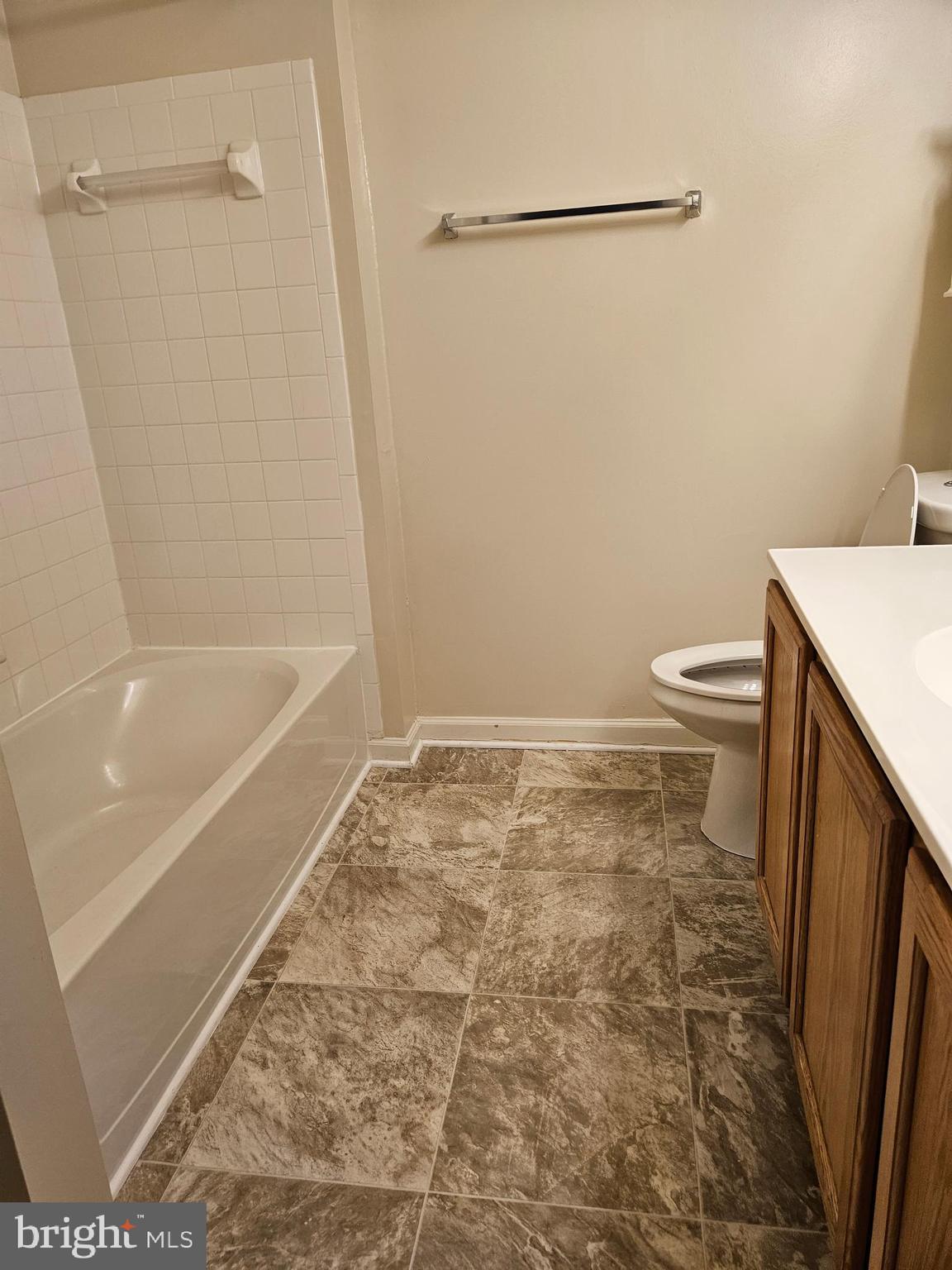 CONSTANT FRIENDSHIP - Residential