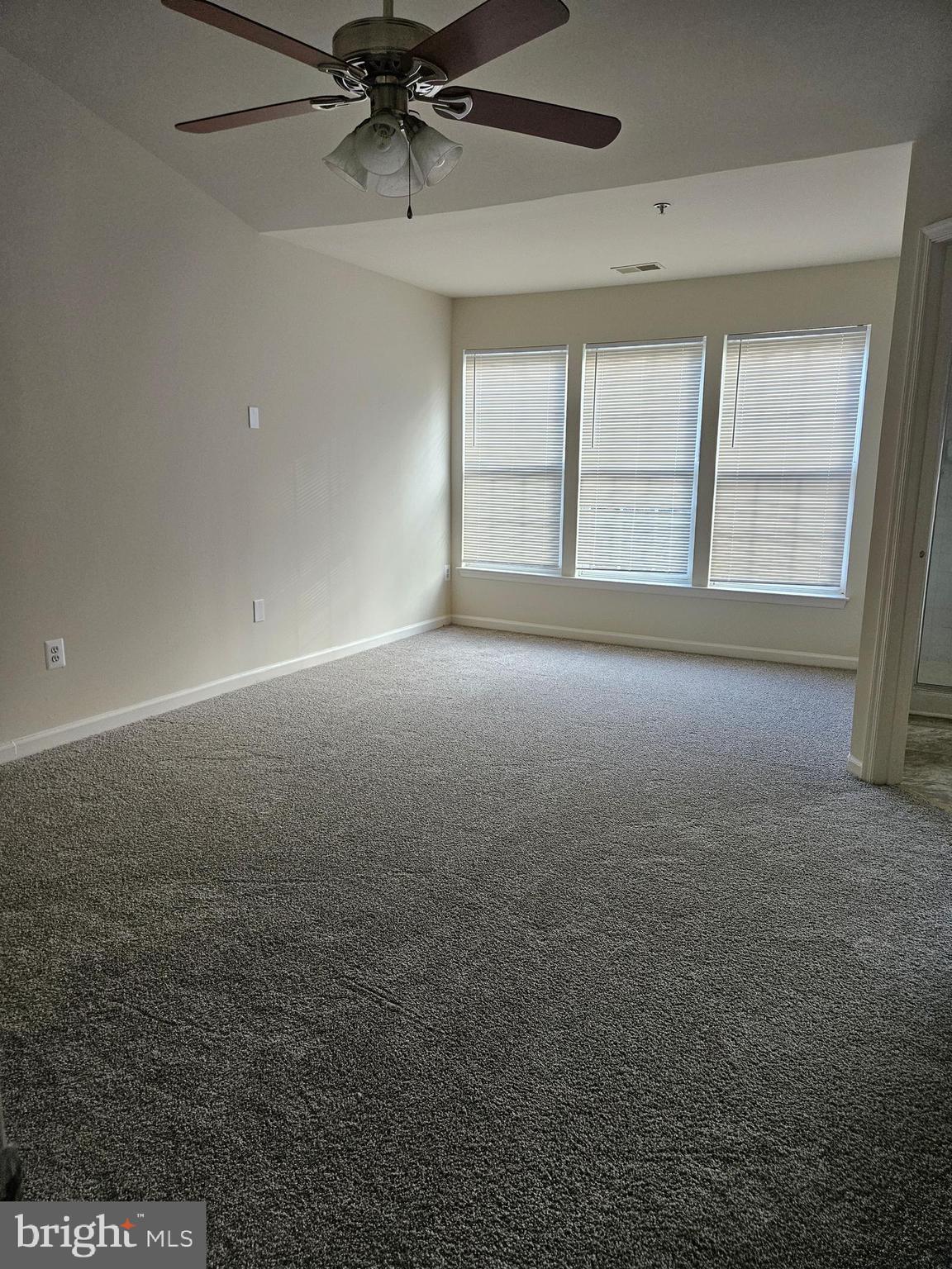 CONSTANT FRIENDSHIP - Residential