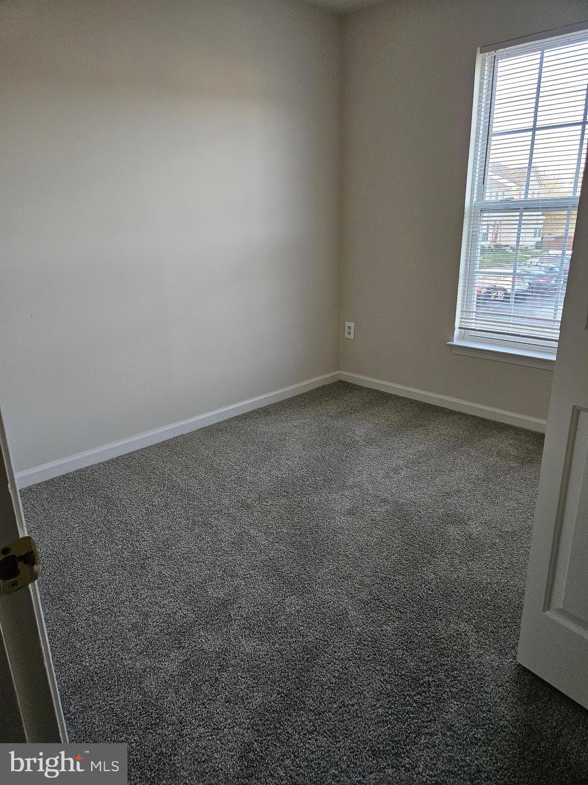 CONSTANT FRIENDSHIP - Residential