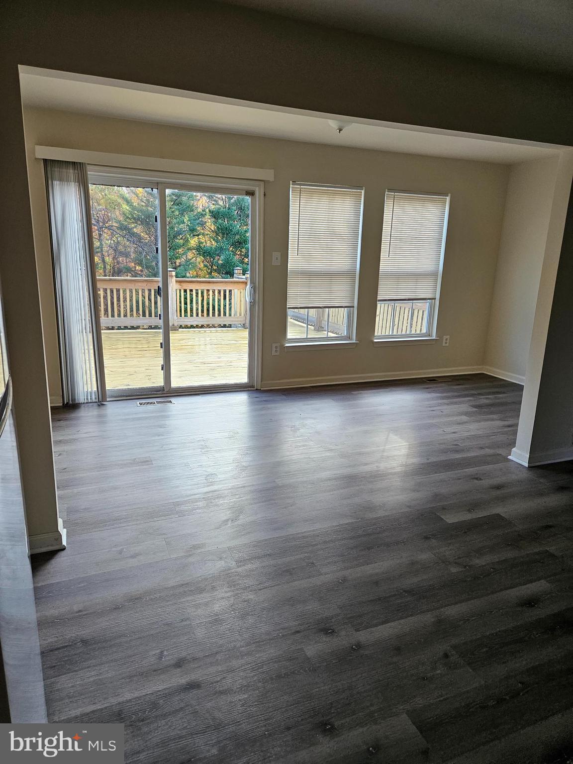 CONSTANT FRIENDSHIP - Residential