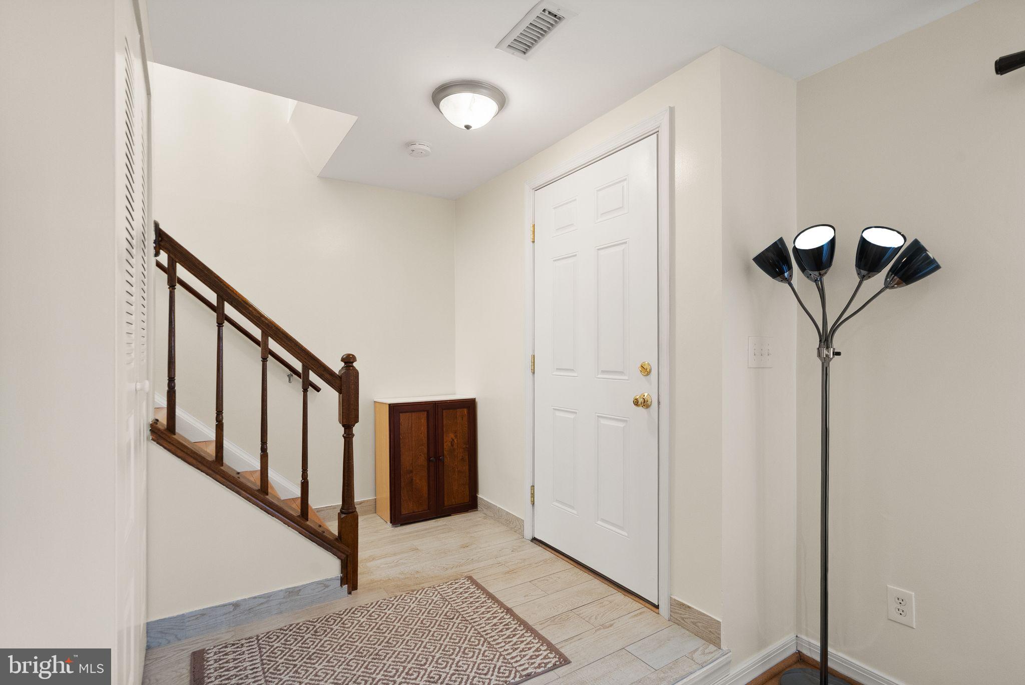 346 LANCASTER SQUARE