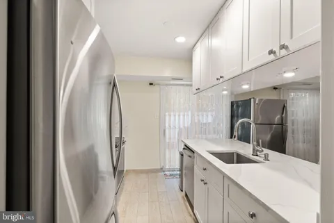 346 Lancaster Square, Sterling, VA MLS: VALO2109530