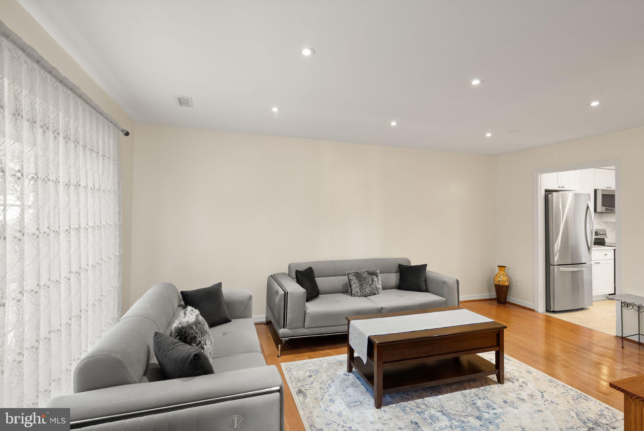 346 LANCASTER SQUARE