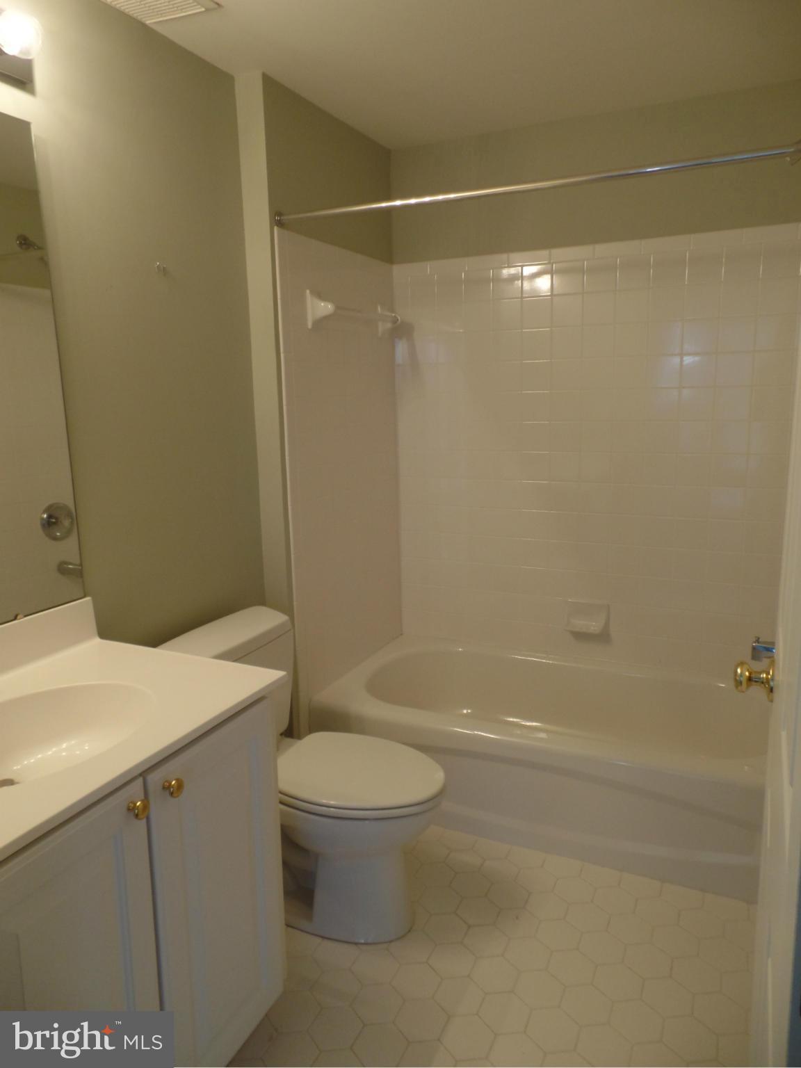 OLD TOWN GREENS - Residential Lease