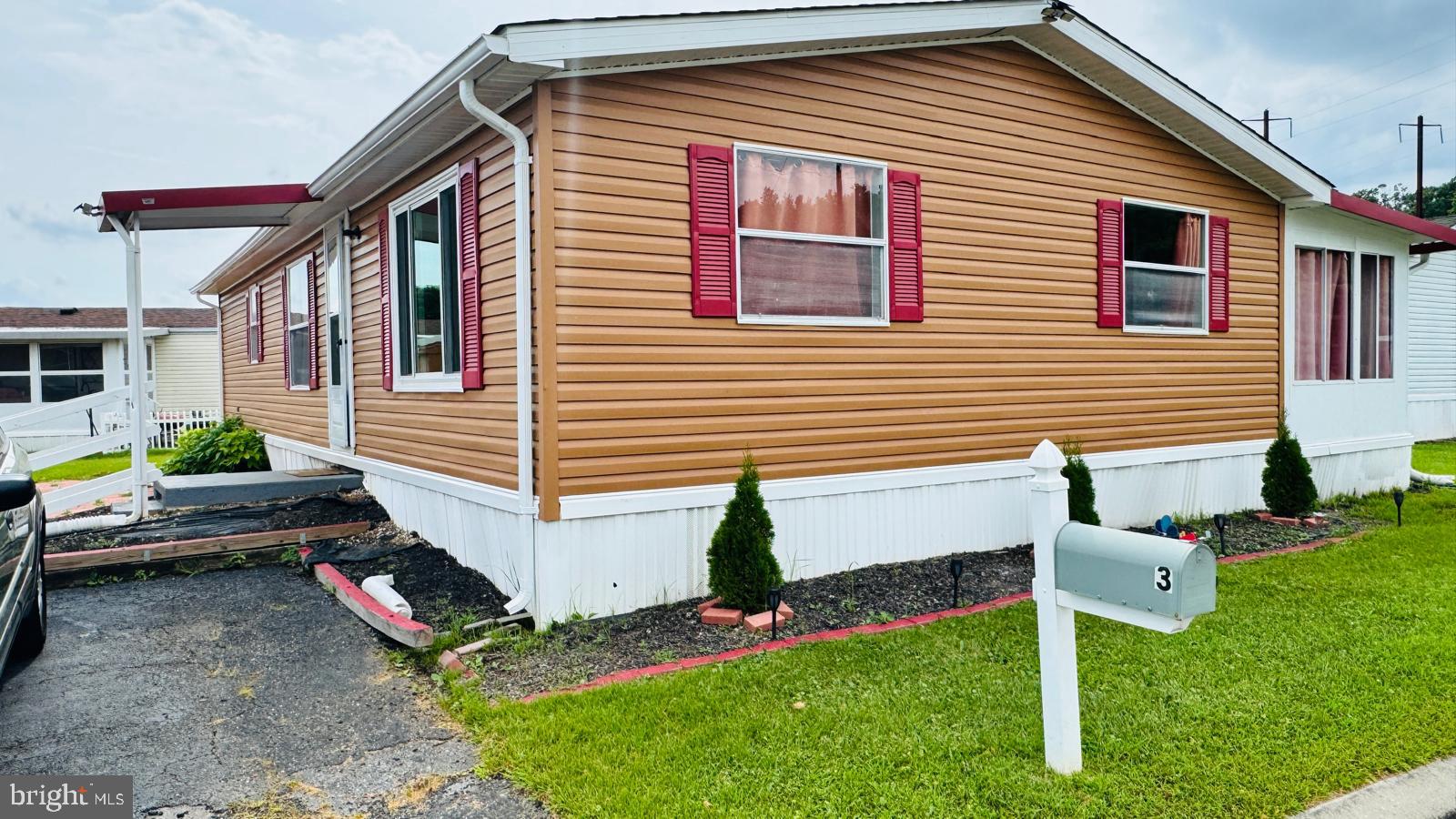 3 MONTHS FREE GROUND RENT!!! This house has 2 bedrooms and 2 full bathrooms. The master bedroom has one walk in closet and one full bathroom. Has two sunrooms. Has been renovated in 2023. Kitchen had granite countertops installed in 2023. Has access to a dog park and walking area just right across the street.
Community includes , gym, and community center to rent for special occasions. Only minutes from white marsh mall and 95, 695 and route 40. This home sits in a mobile home park and you must be approved as a resident and the ground rent is $1045 per month.