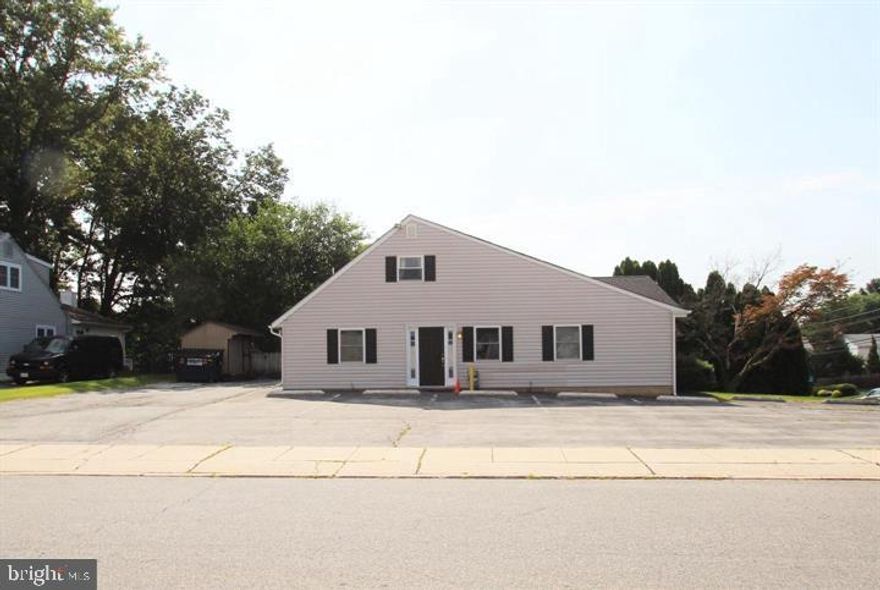 Well maintained commercial building for sale with tons of parking.  Perfect for owner operator looking for their own space.  Current layout is 5 exam rooms with a large office space upstairs.
Previously was a medical facility, spa, current tenant is a dog day care paying $2700/mo.  Lease ends at the end of August.