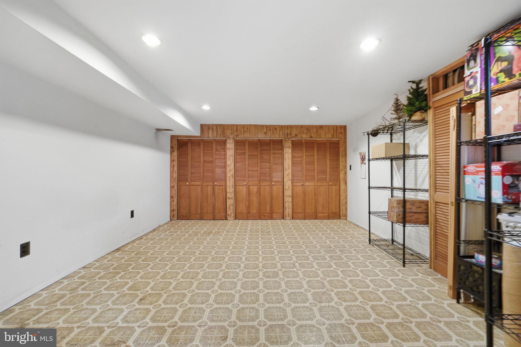 INDIAN OAKS - Residential