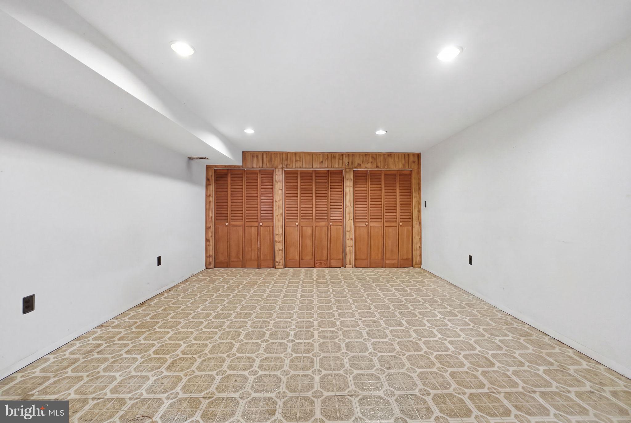 INDIAN OAKS - Residential