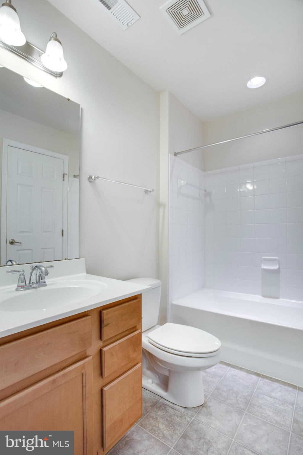 HOWARD SQUARE - Residential