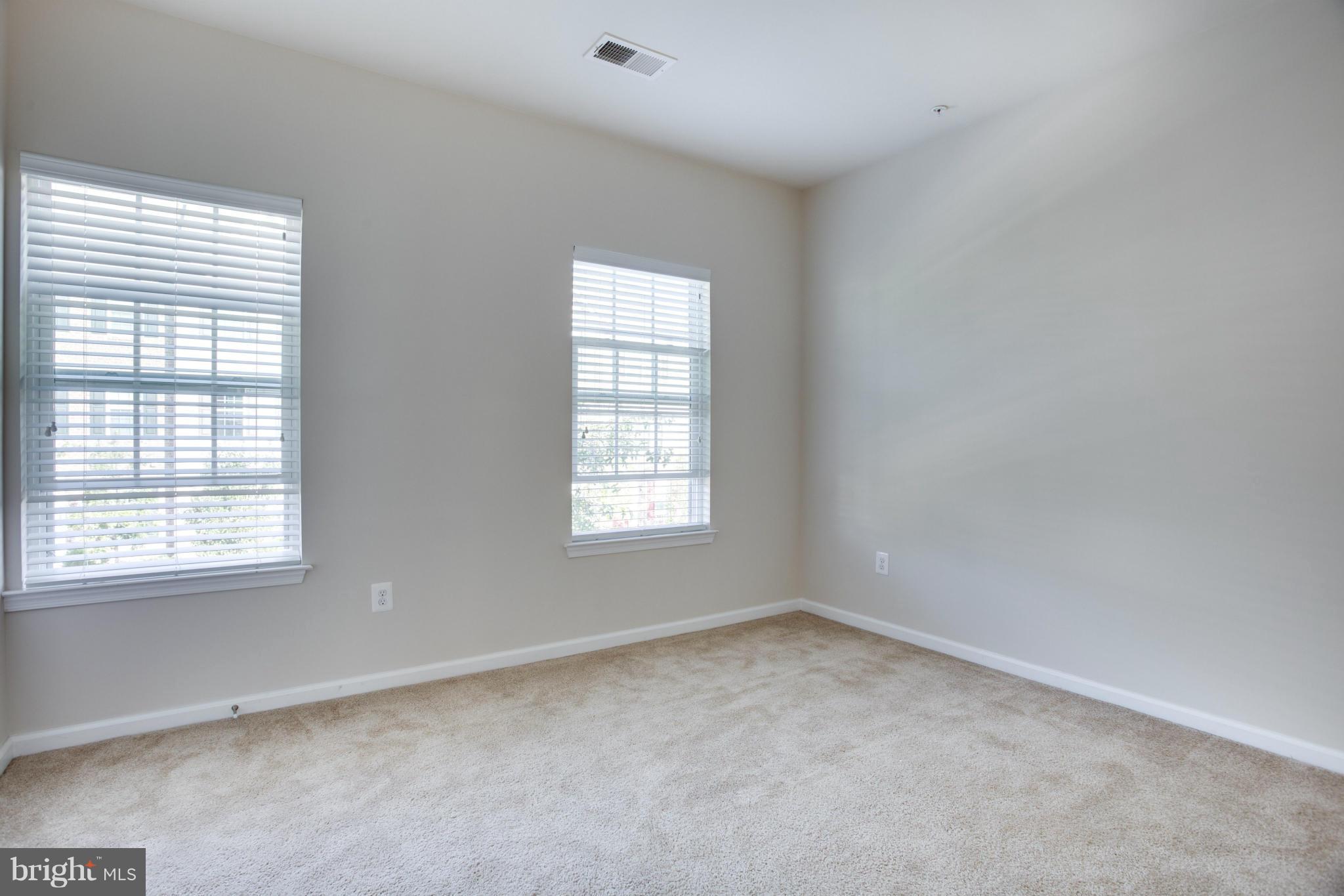 HOWARD SQUARE - Residential