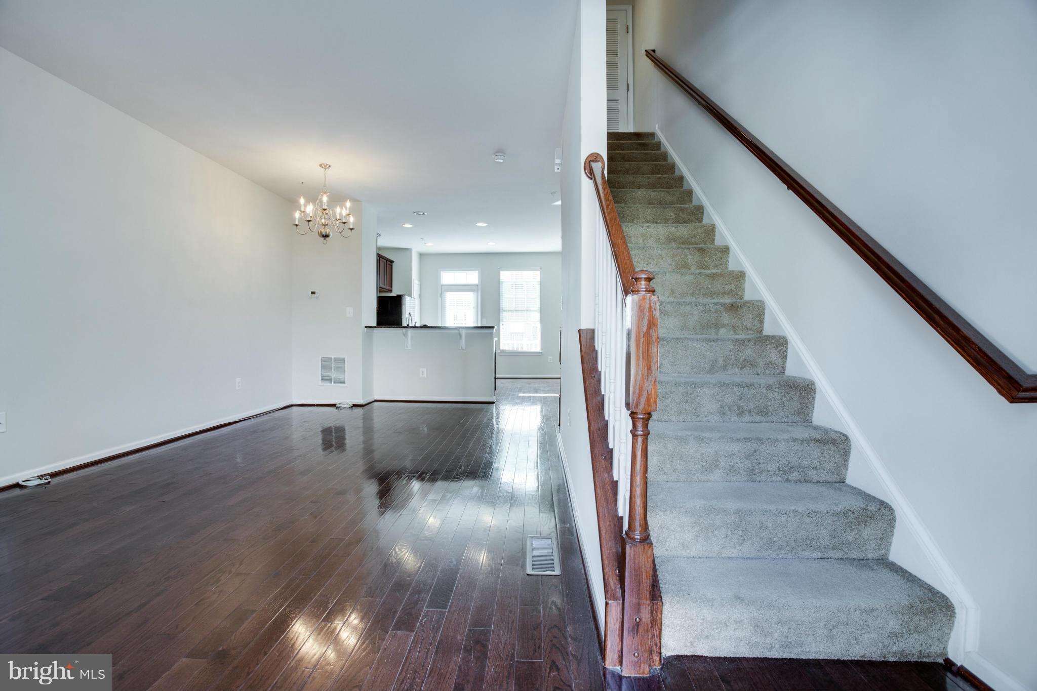 HOWARD SQUARE - Residential