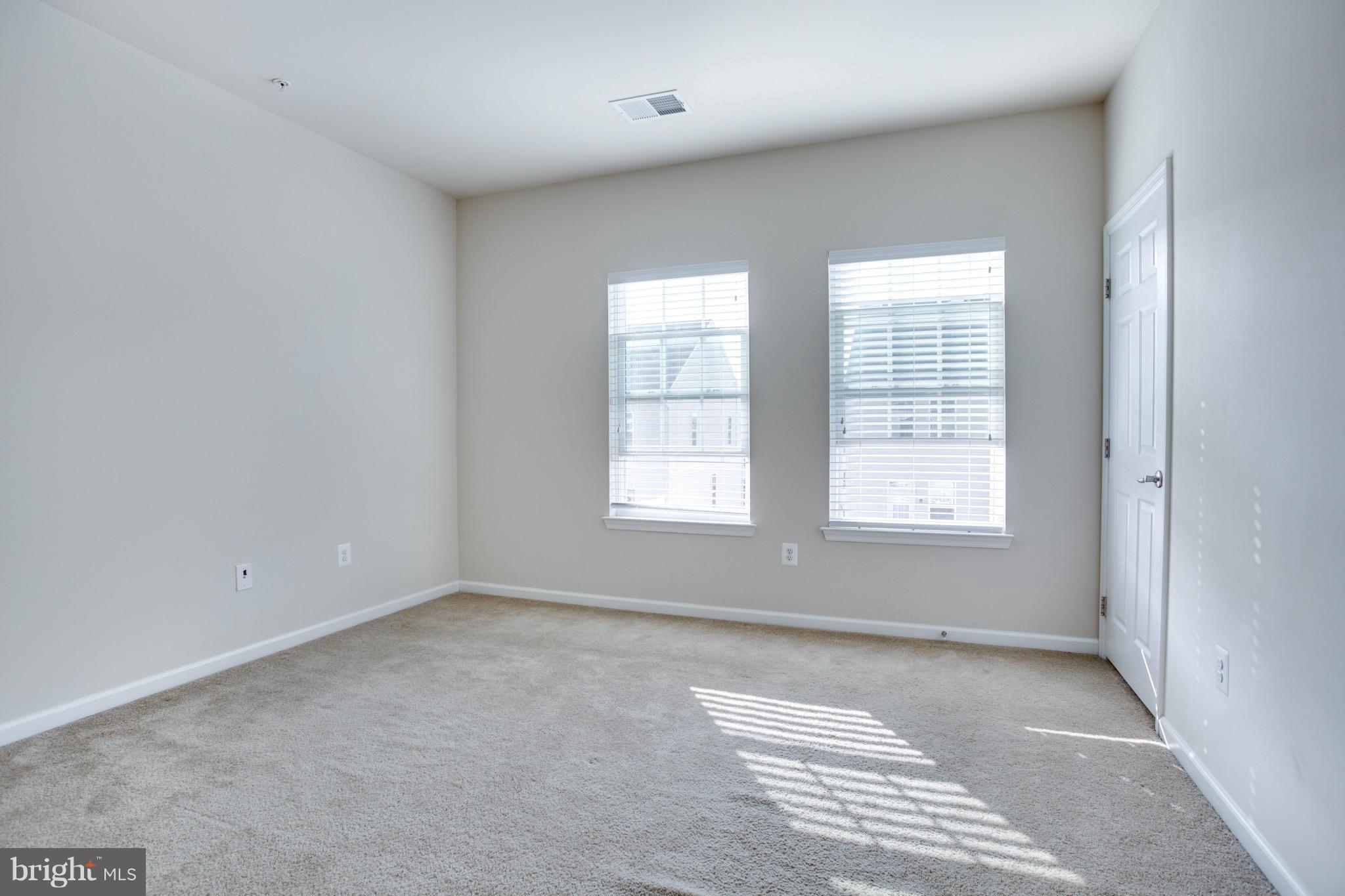 HOWARD SQUARE - Residential