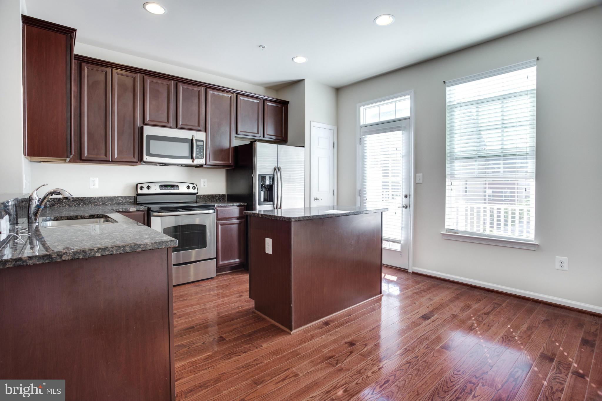 HOWARD SQUARE - Residential