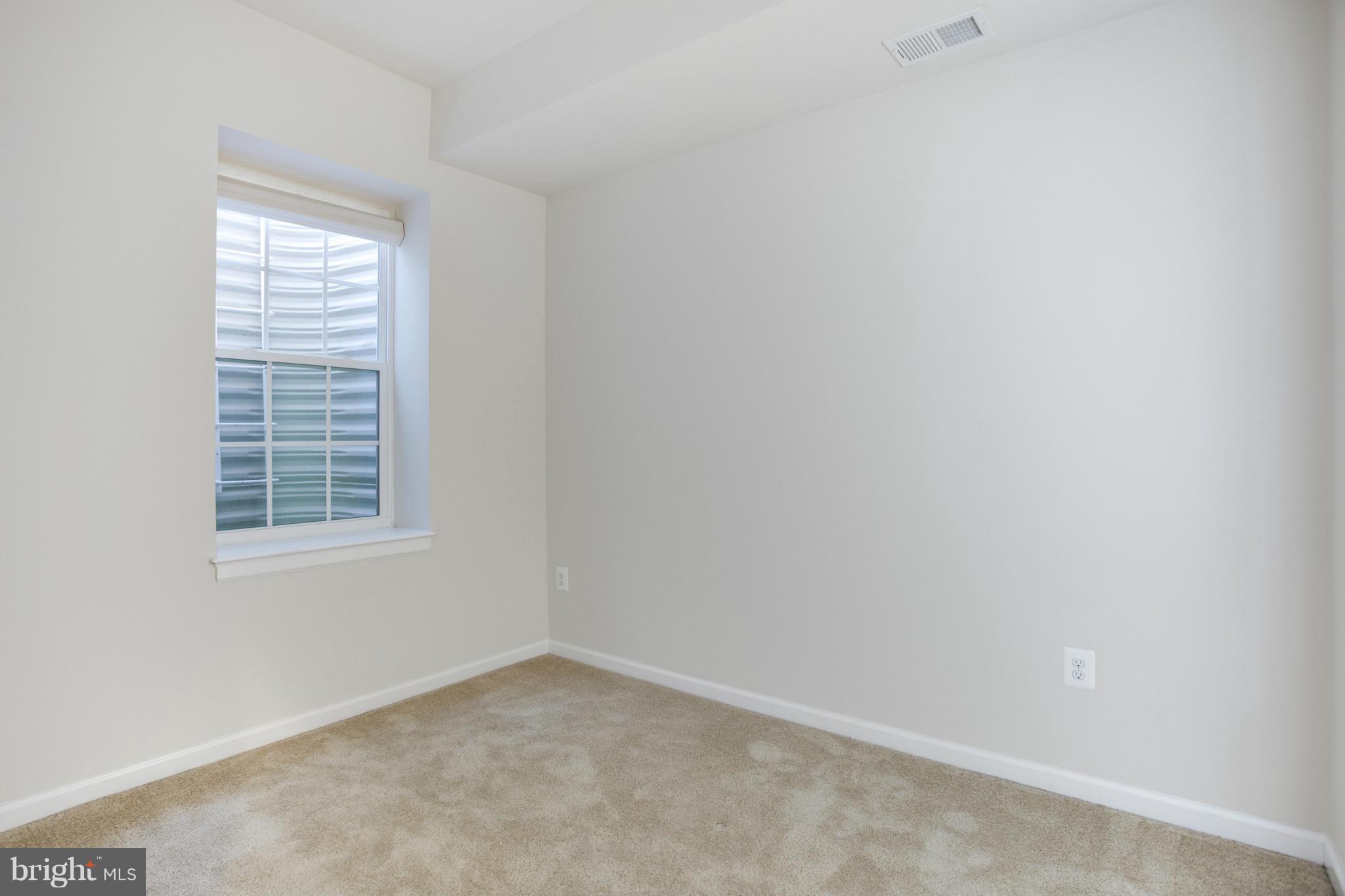 HOWARD SQUARE - Residential