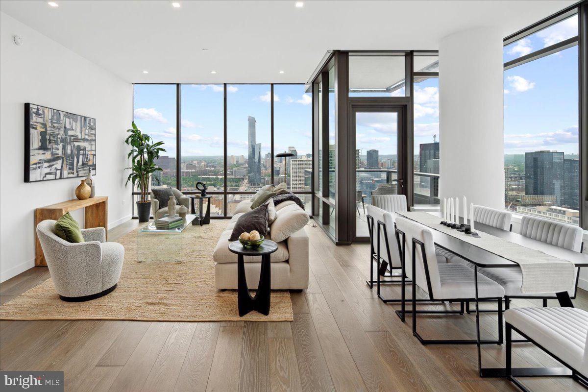 RITTENHOUSE SQUARE - Residential