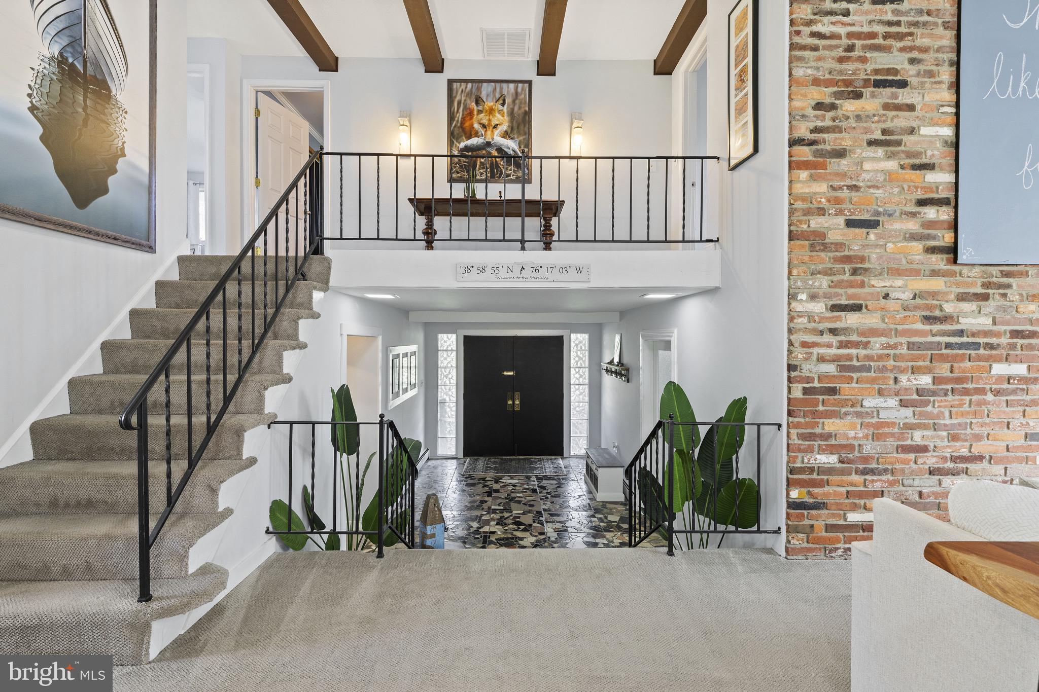 306 SKIPPER LANE