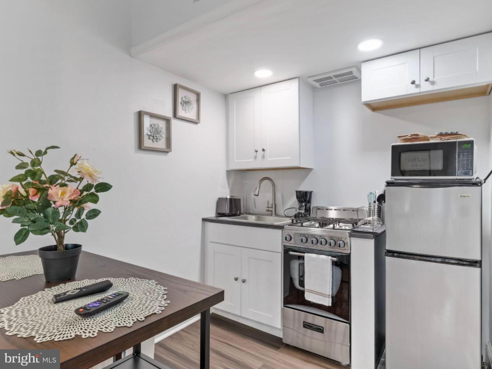 WASHINGTON SQ WEST - Residential Lease