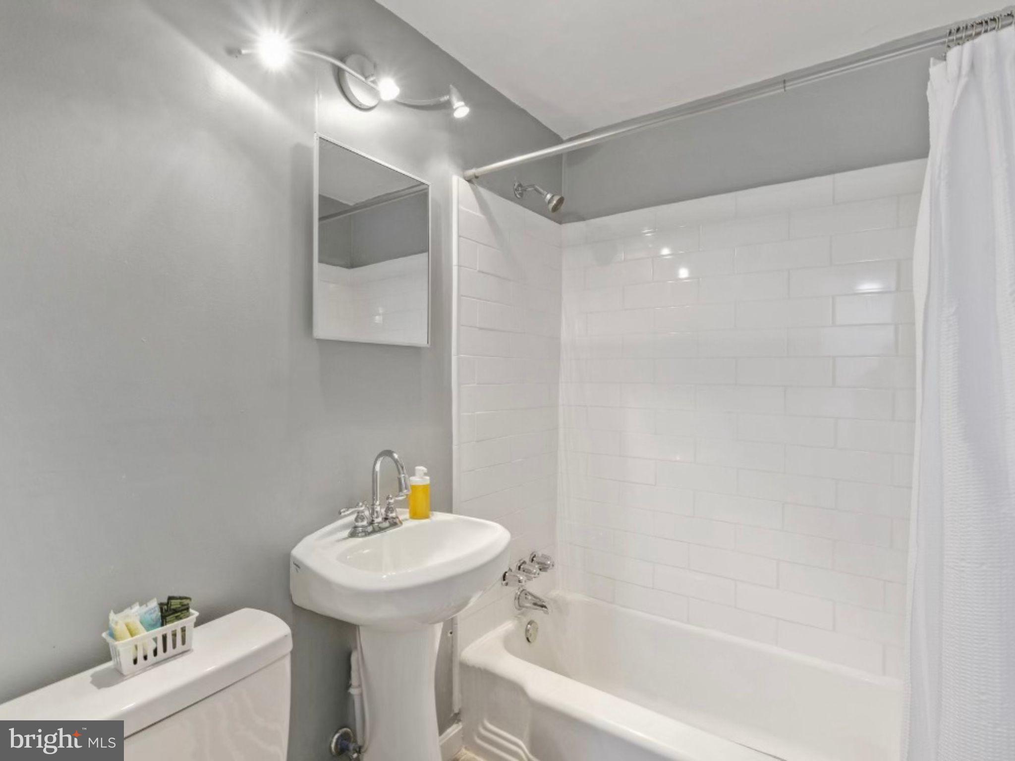 WASHINGTON SQ WEST - Residential Lease