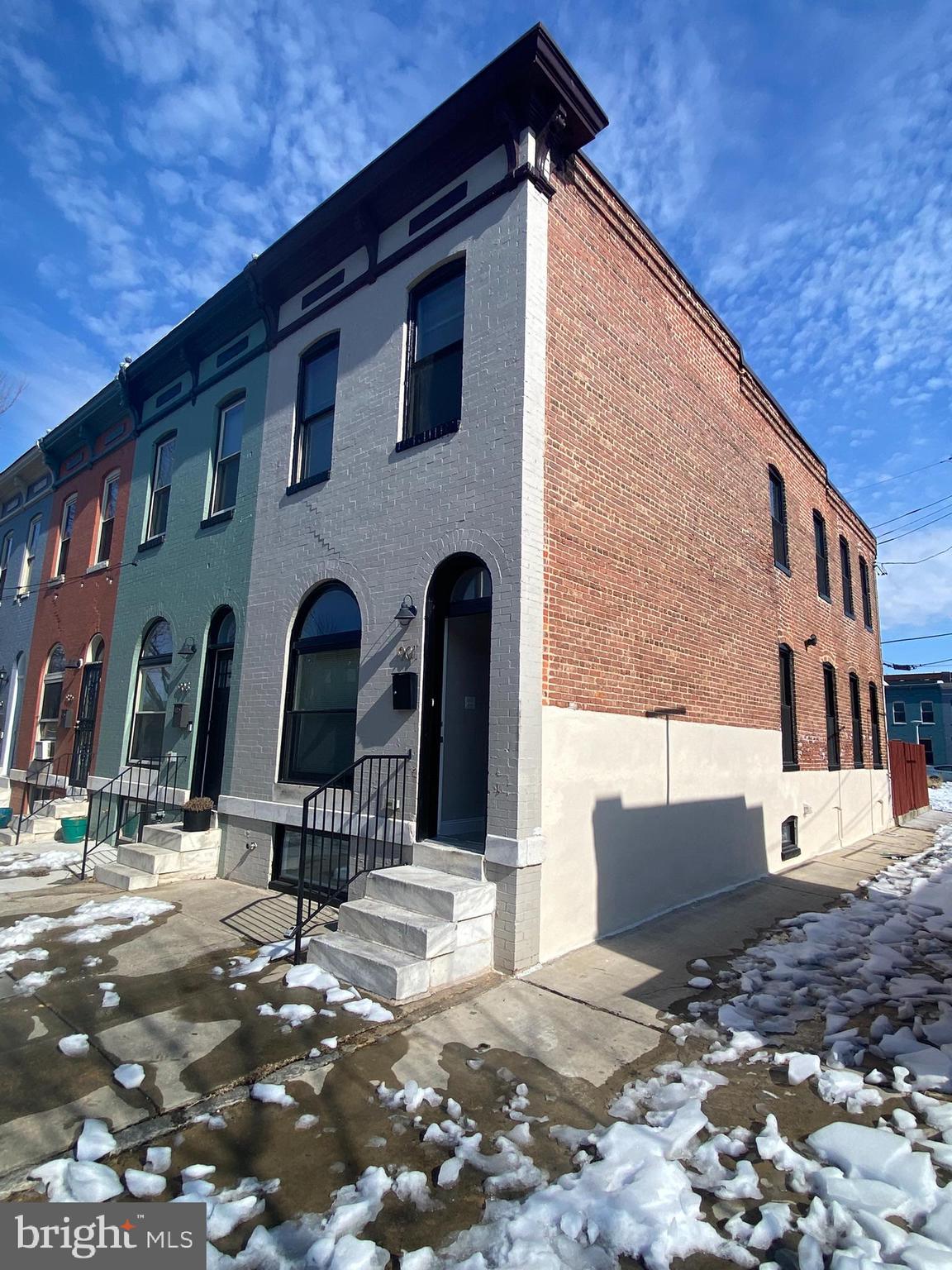 901 N MONTFORD AVENUE