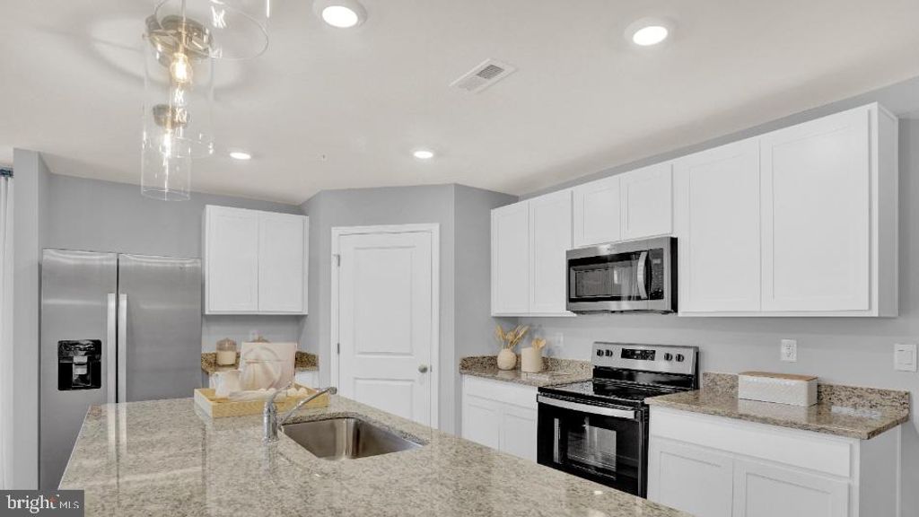 Photo of 190 Bella Drive, YORK, PA 17404 (MLS # PAYK2090716)
