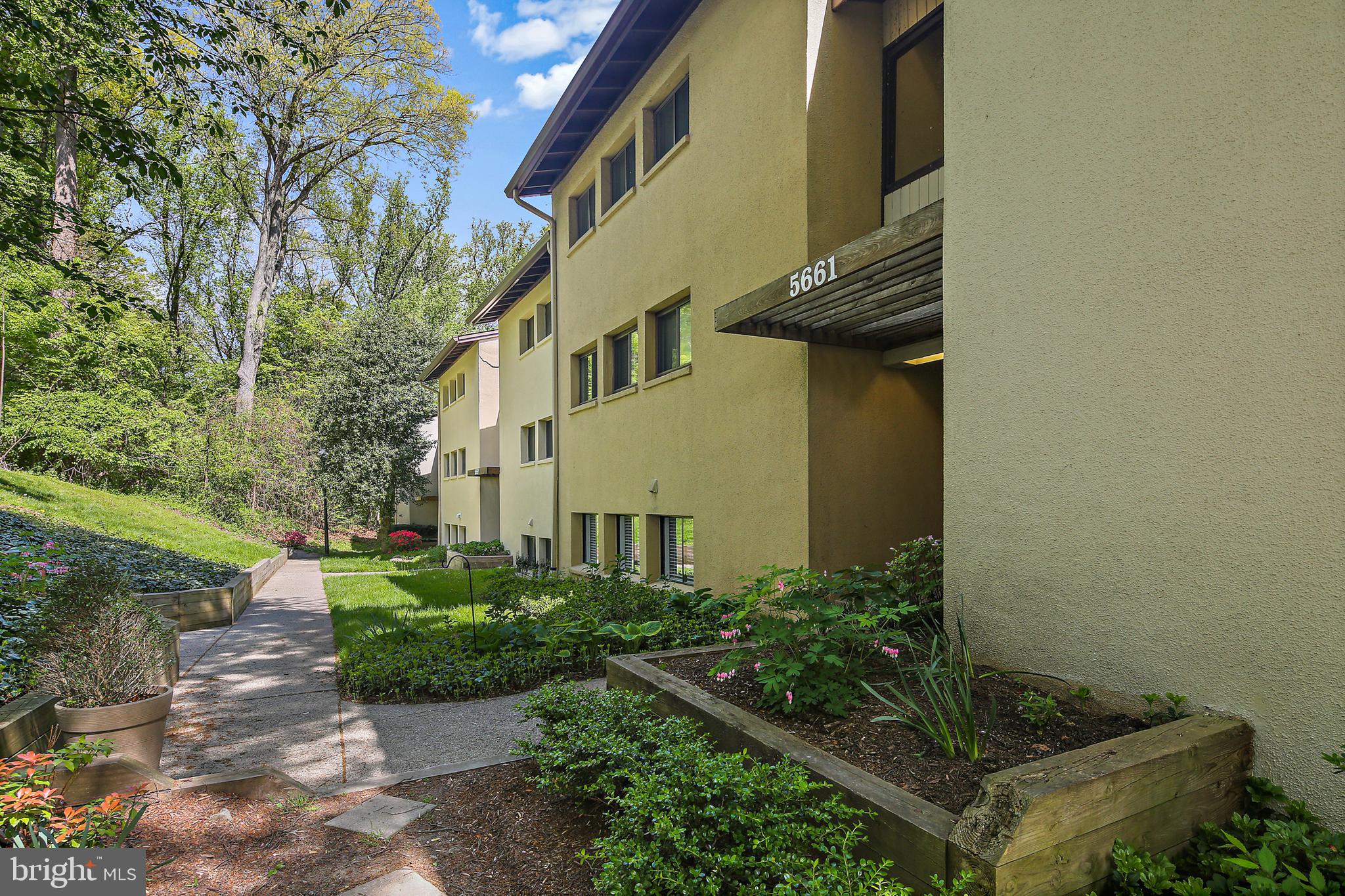 DEERING WOODS - Residential