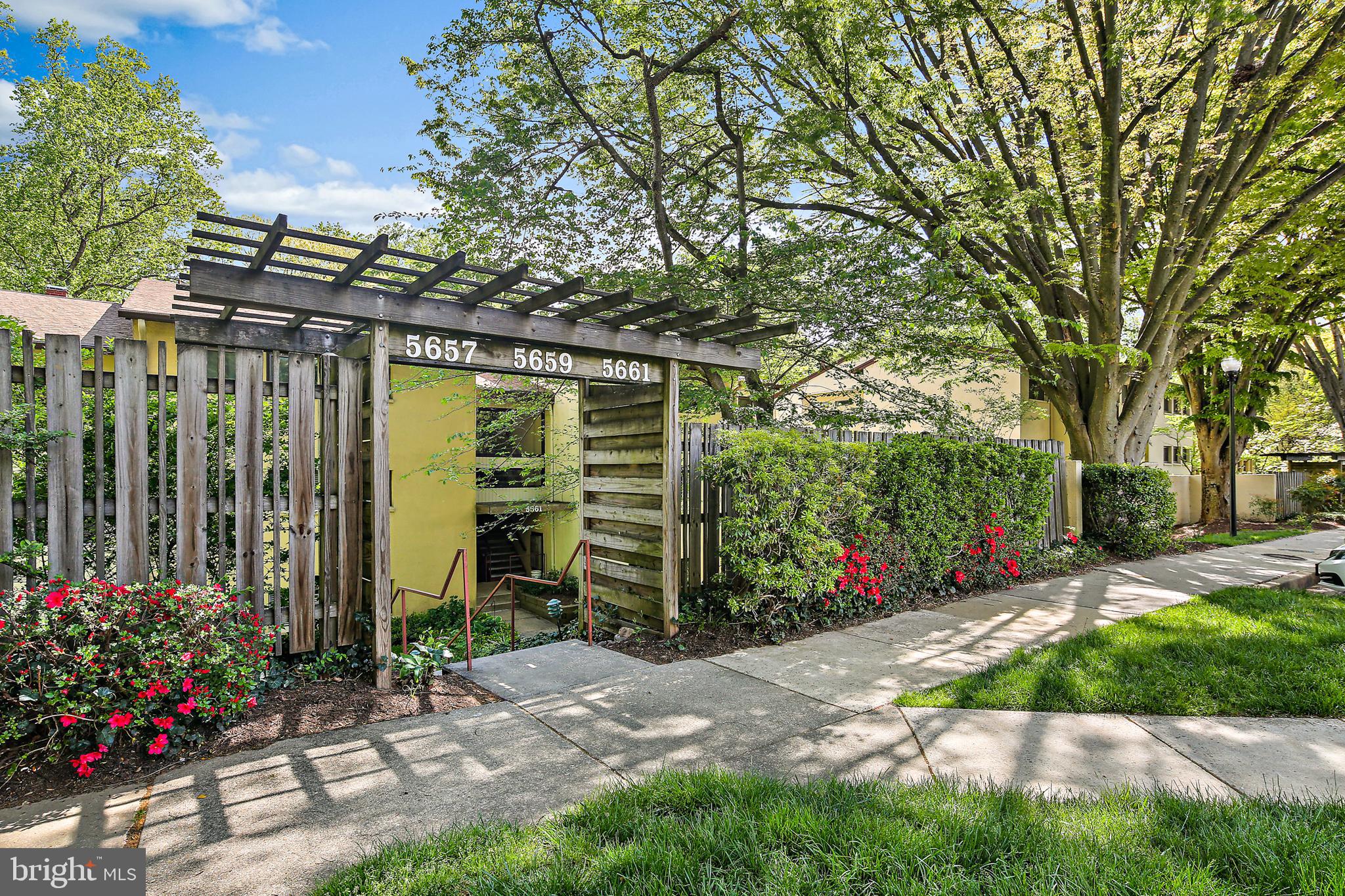 DEERING WOODS - Residential