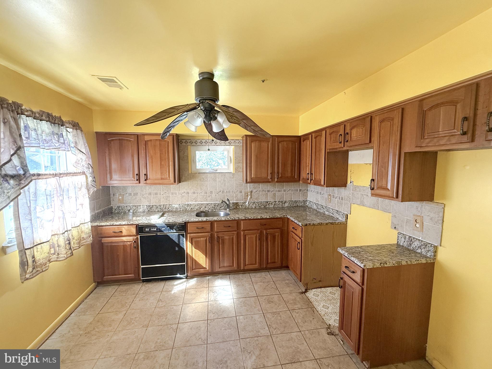 8725 GRASMERE COURT
