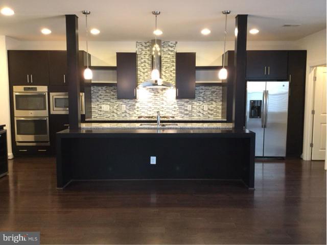 ONE LOUDOUN LANDBAY C - Residential Lease