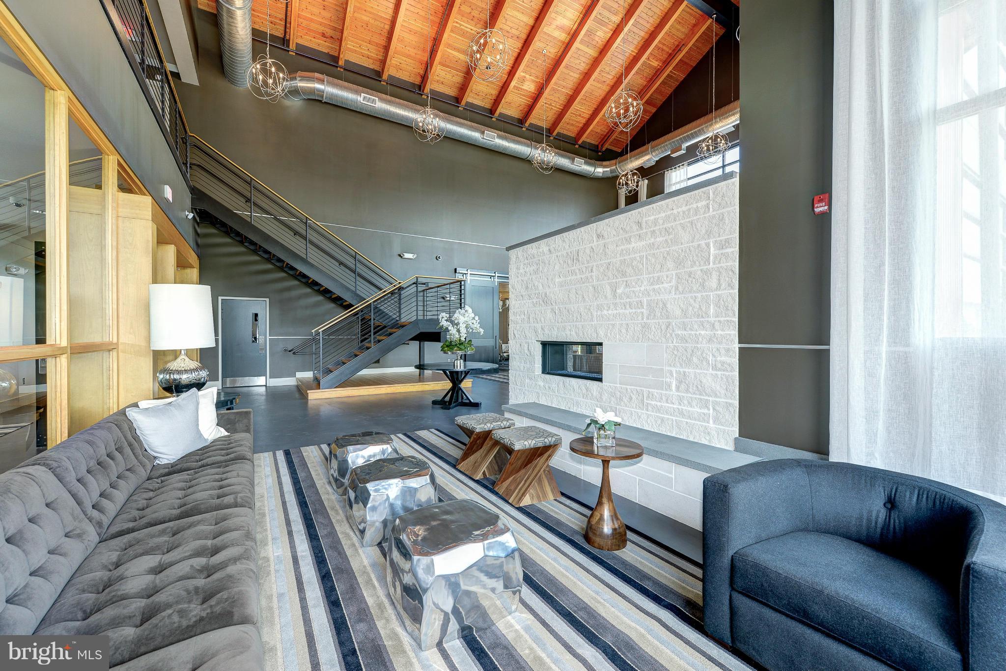 ONE LOUDOUN LANDBAY C - Residential Lease