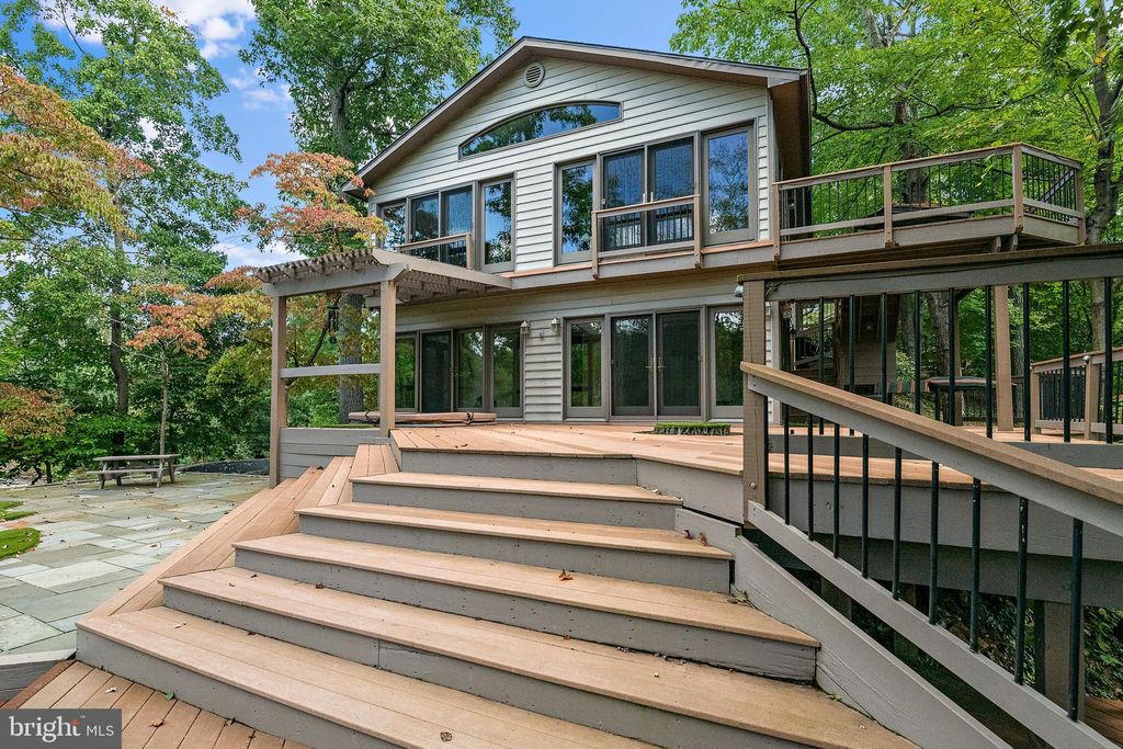 Photo of 1534 Circle Drive, ANNAPOLIS, MD 21409 (MLS # MDAA2128442)