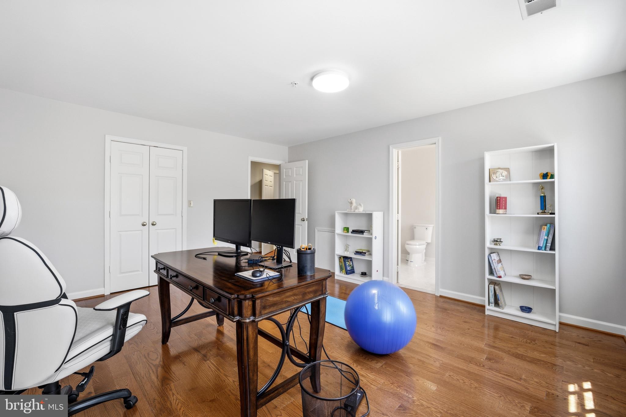 RIVER FALLS - Residential