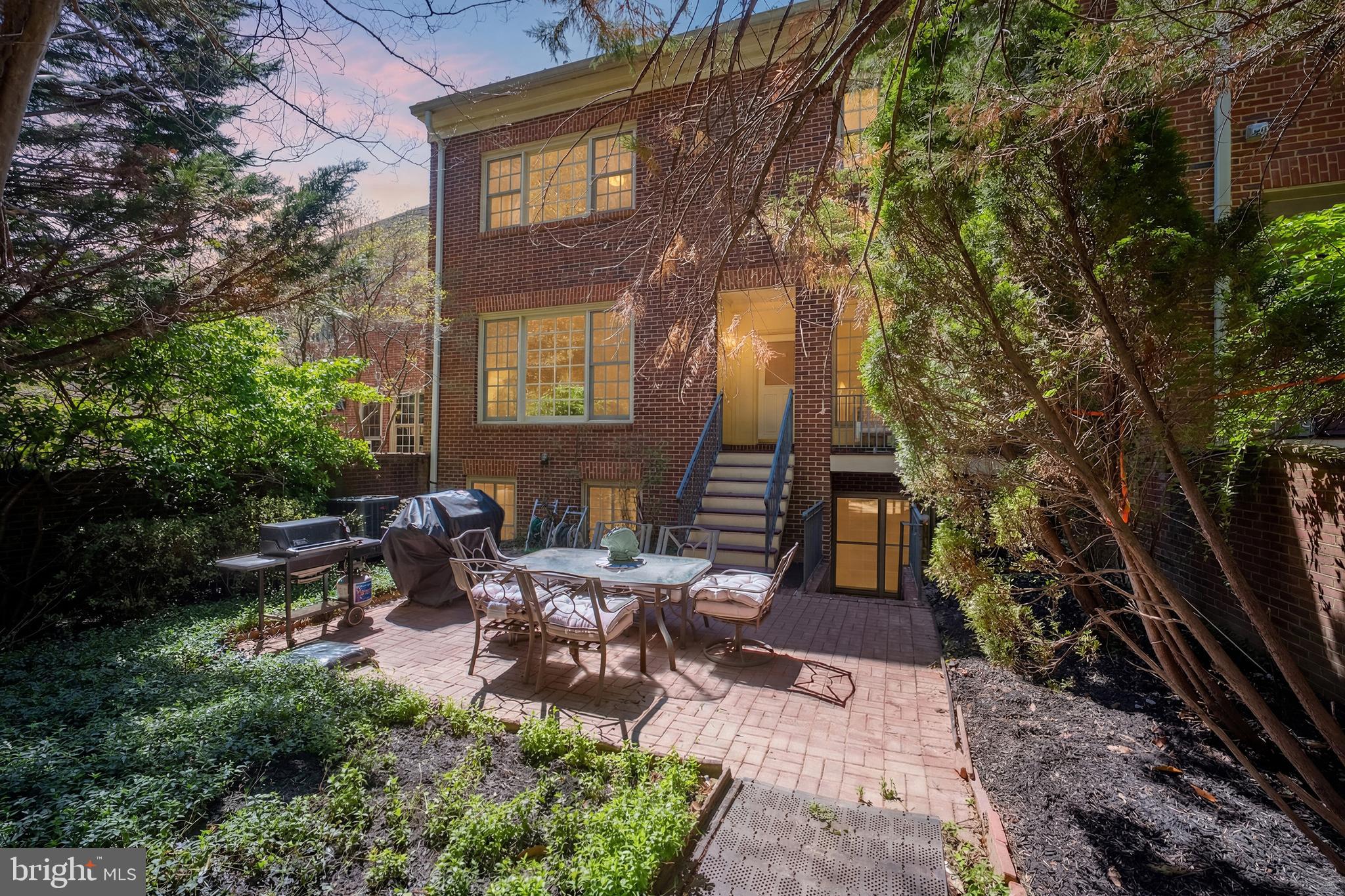 RIVER FALLS - Residential