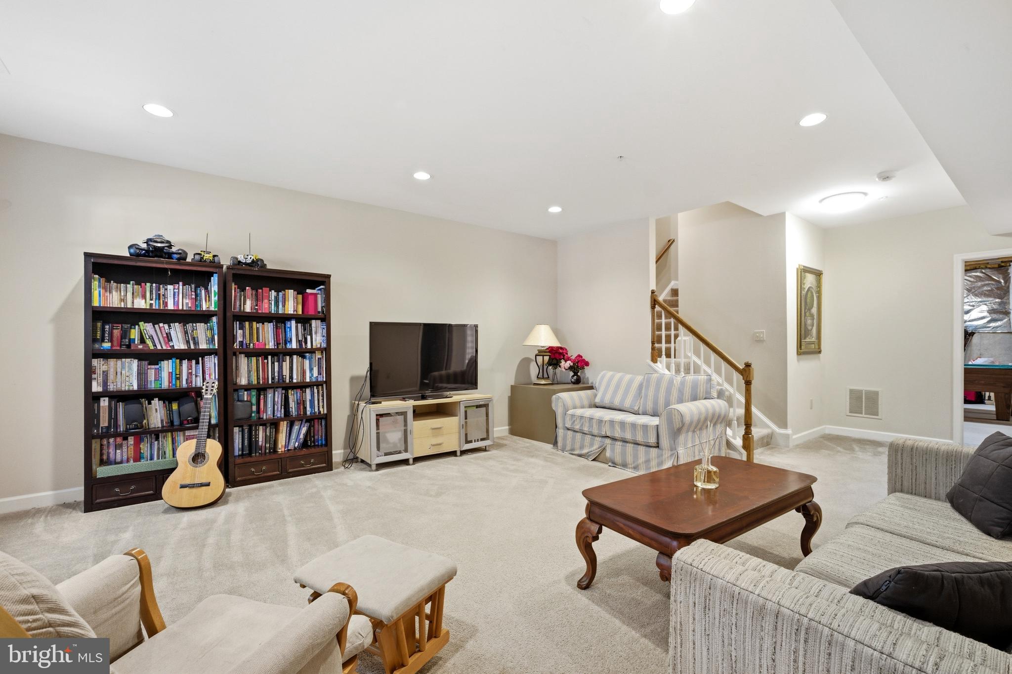 RIVER FALLS - Residential