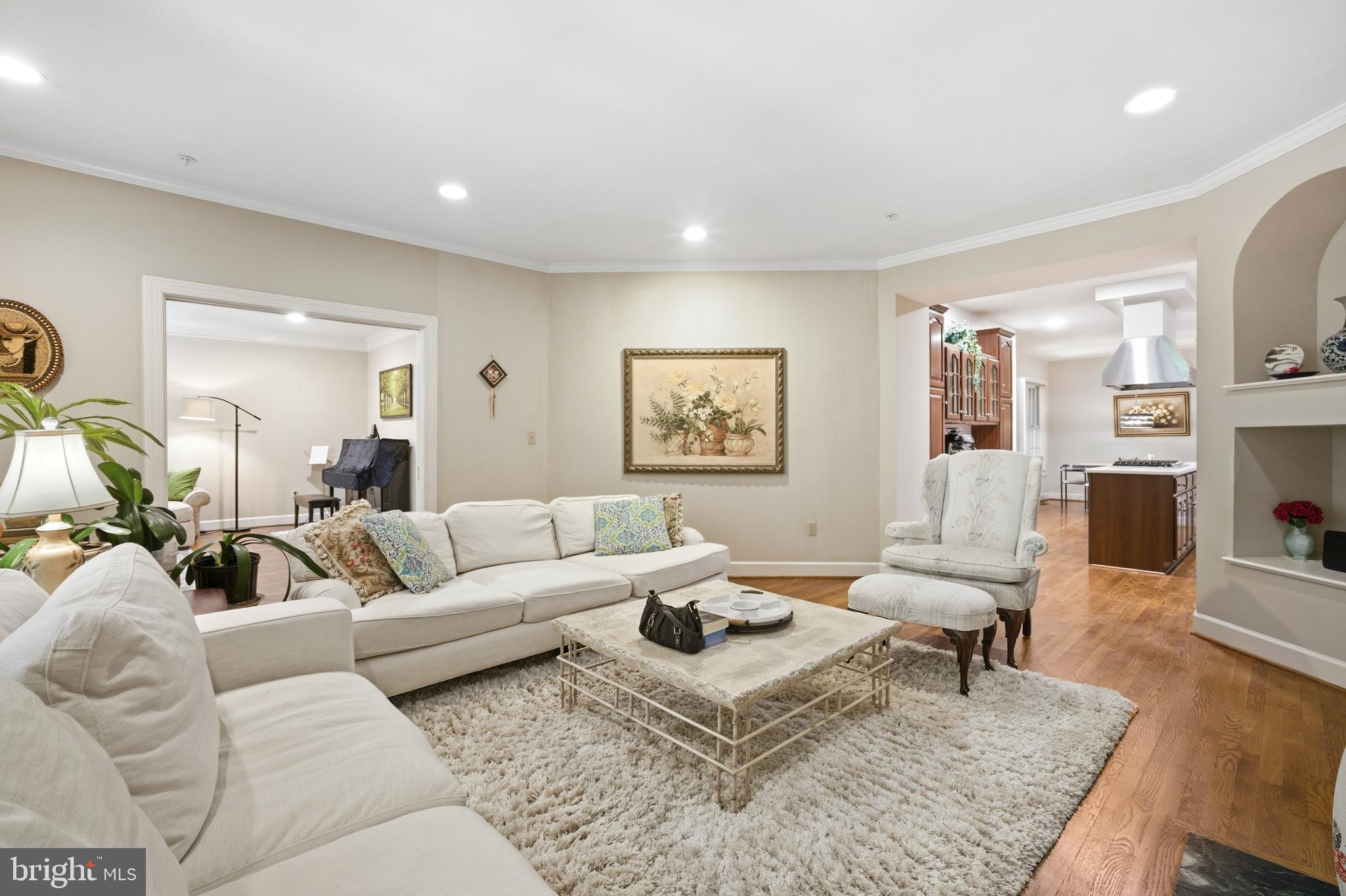 RIVER FALLS - Residential