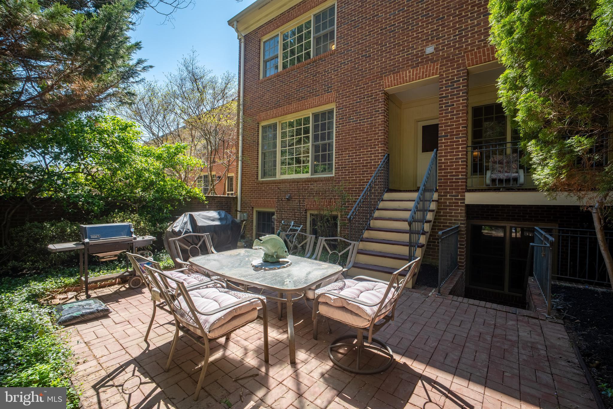 RIVER FALLS - Residential