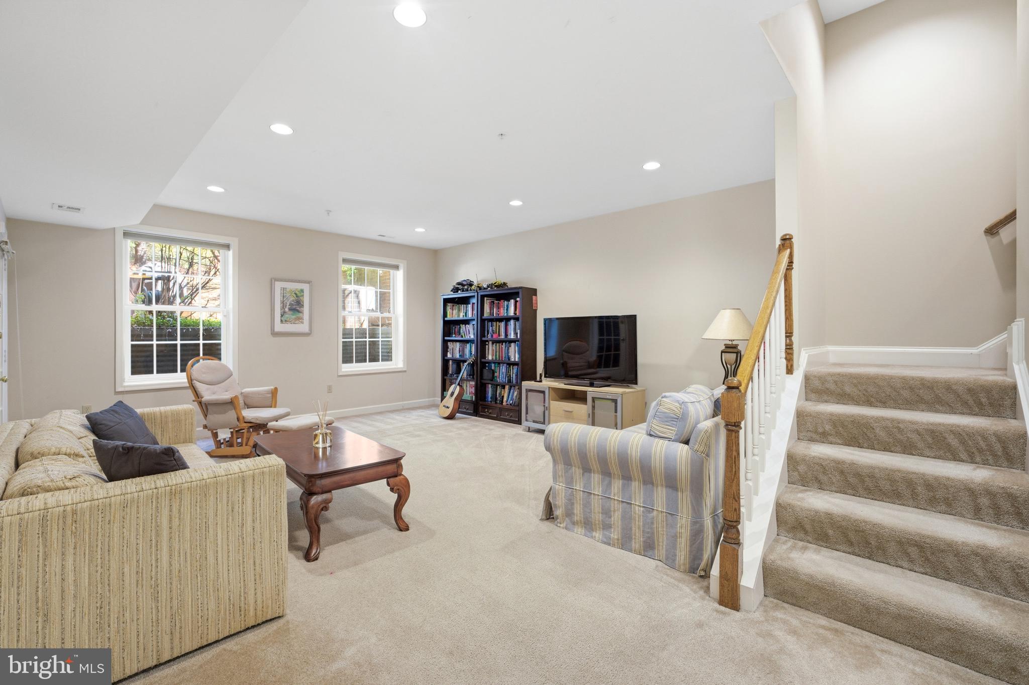 RIVER FALLS - Residential