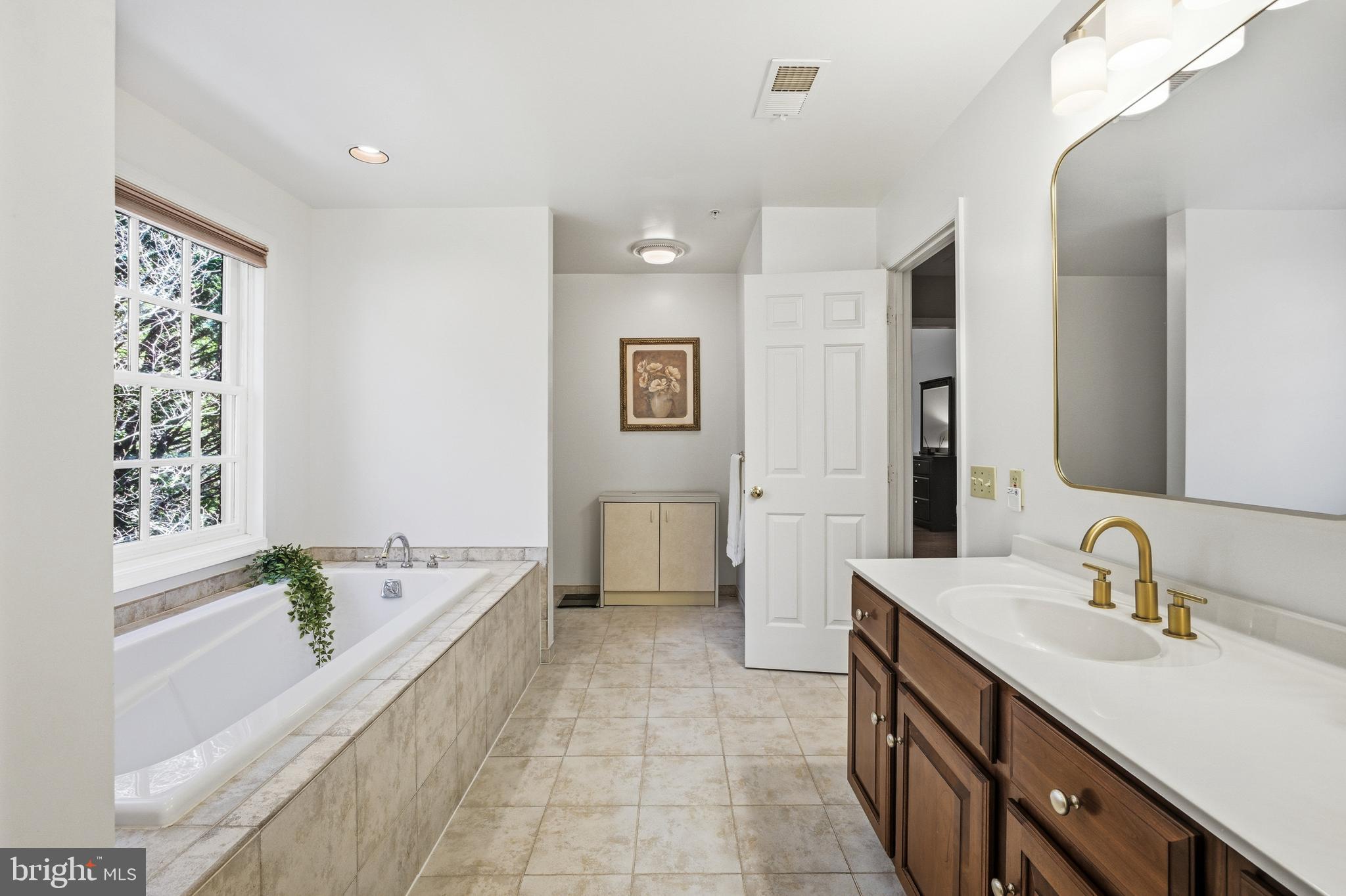 RIVER FALLS - Residential