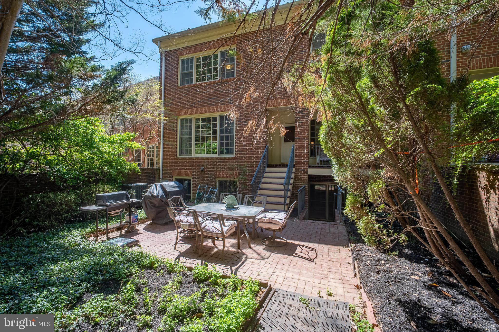 RIVER FALLS - Residential