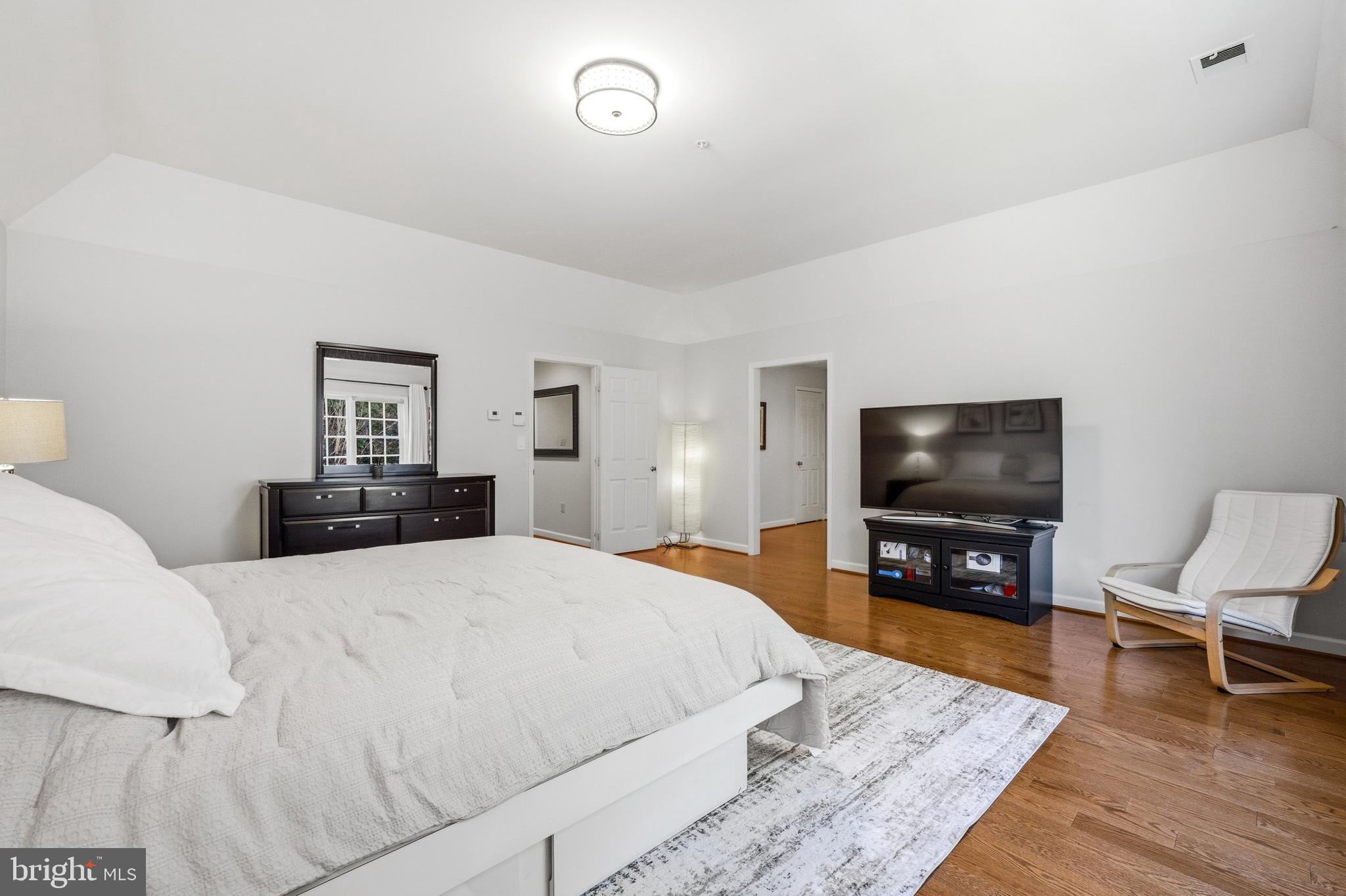 RIVER FALLS - Residential