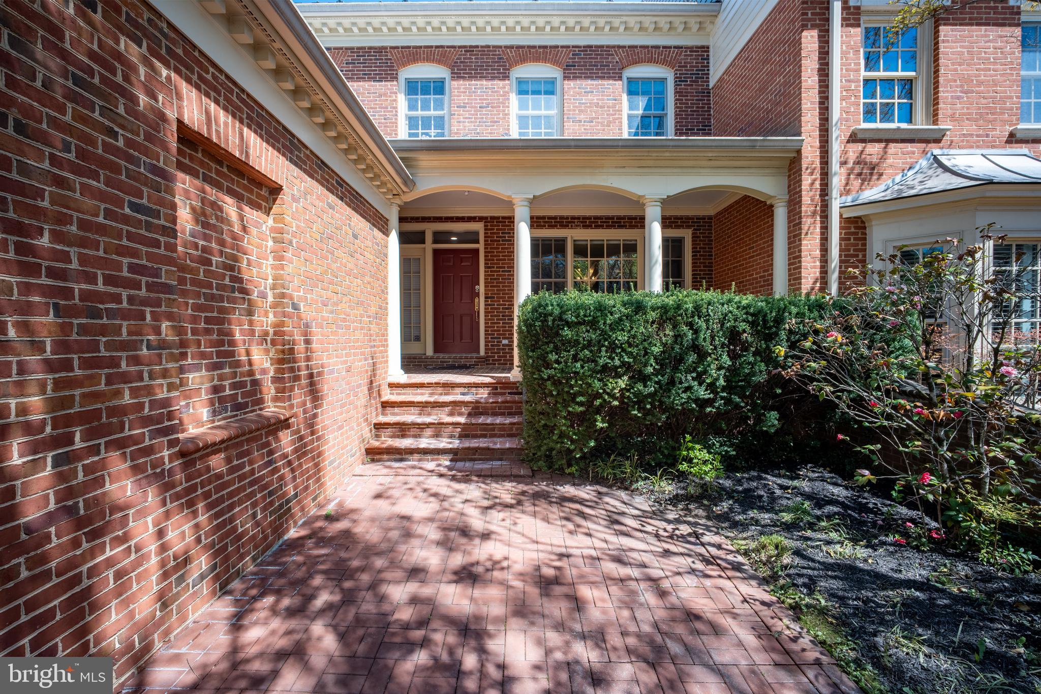 RIVER FALLS - Residential