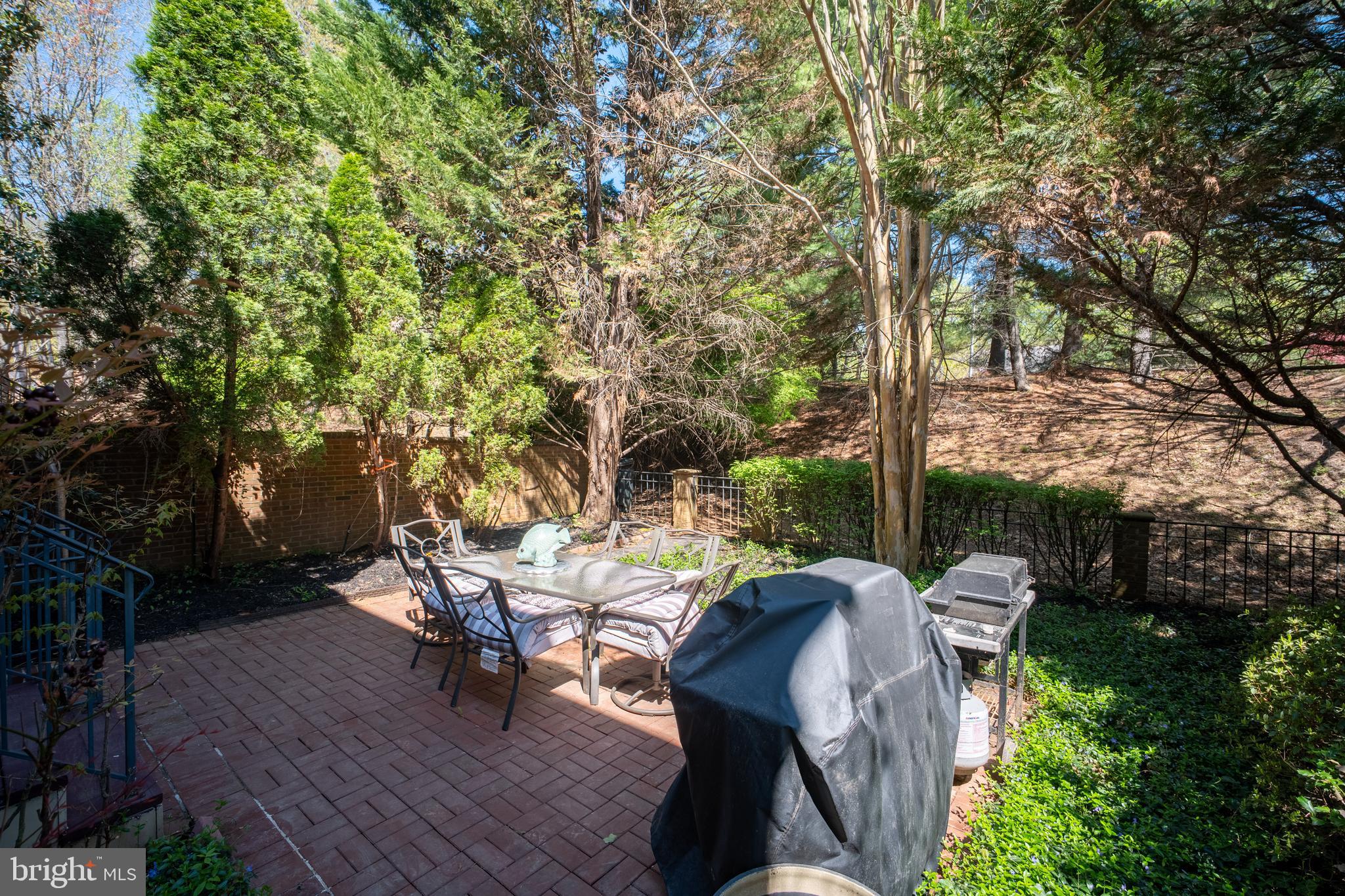 RIVER FALLS - Residential