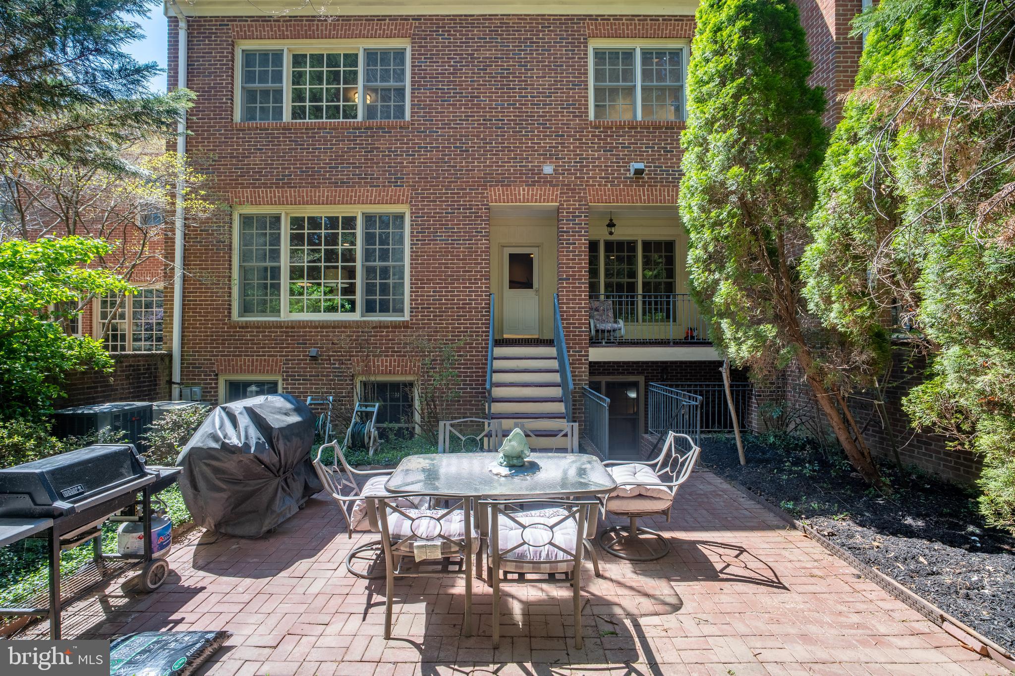 RIVER FALLS - Residential