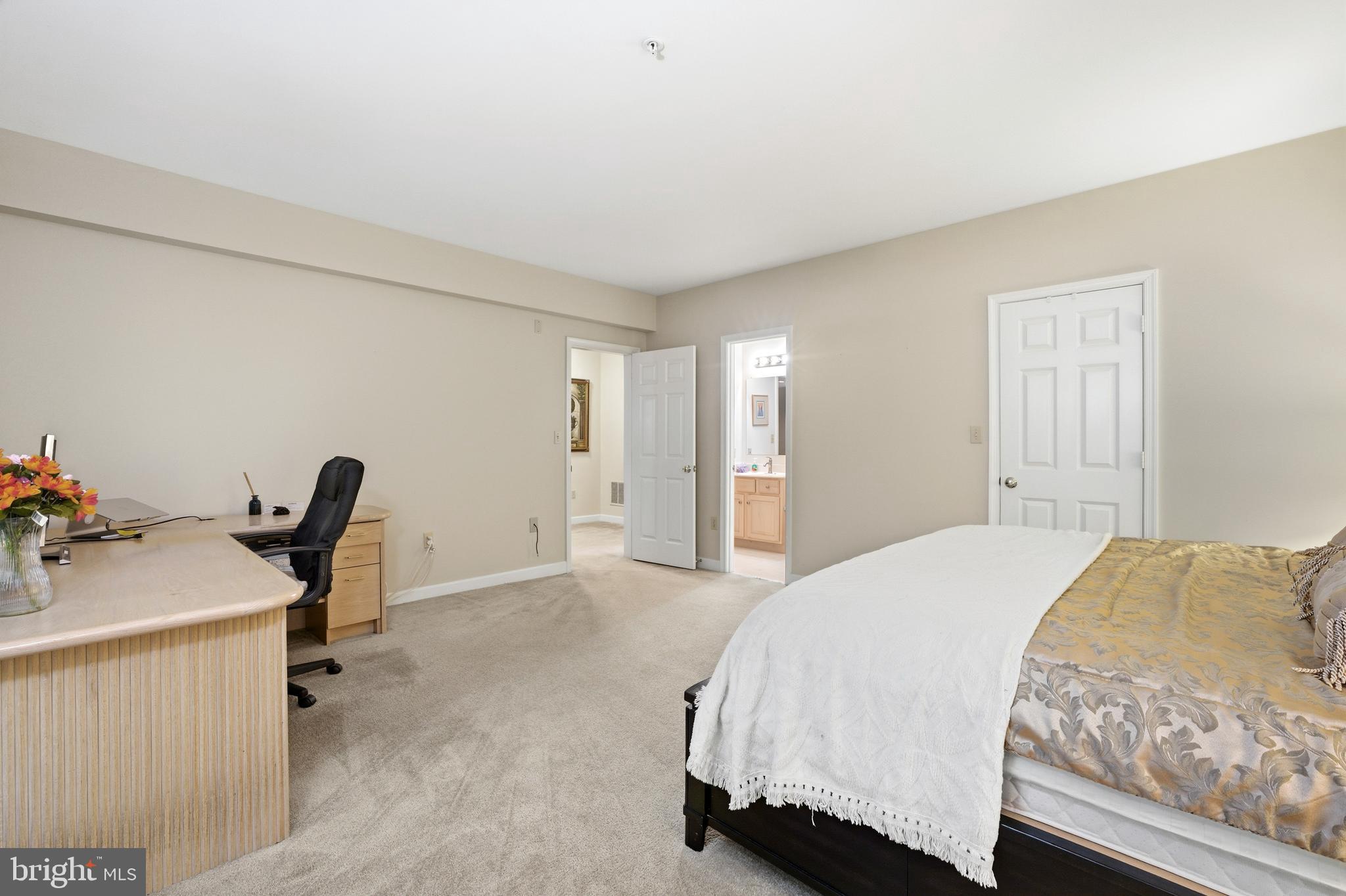 RIVER FALLS - Residential