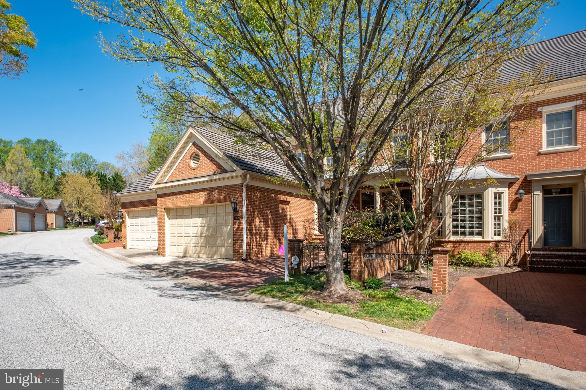 RIVER FALLS - Residential