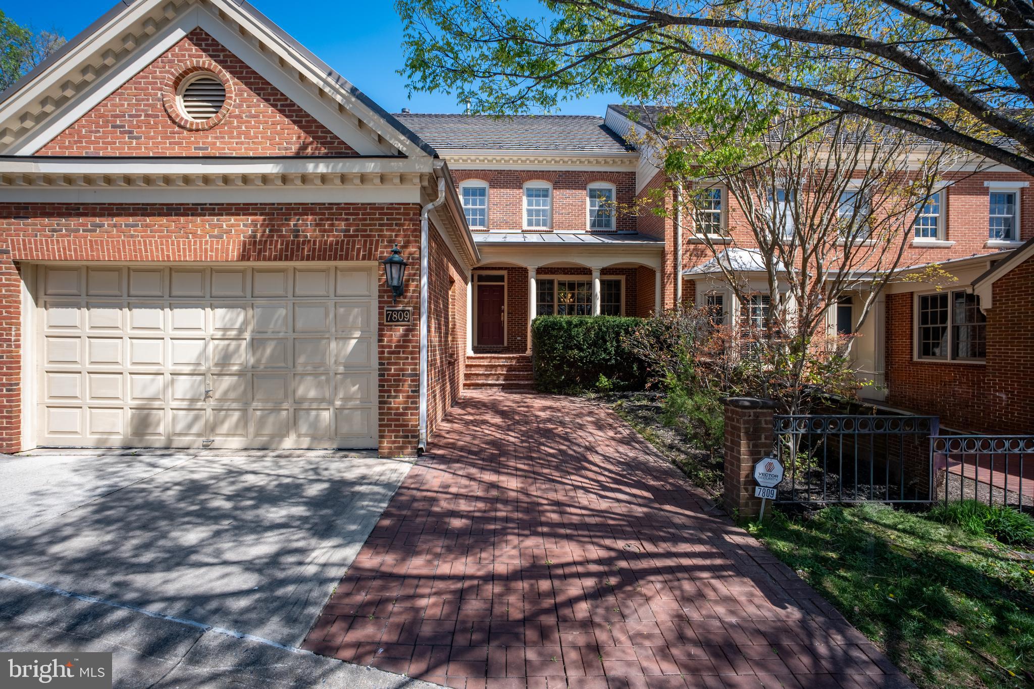 RIVER FALLS - Residential