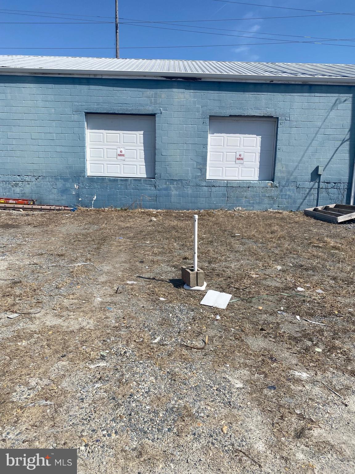 621 W DIVISION STREET