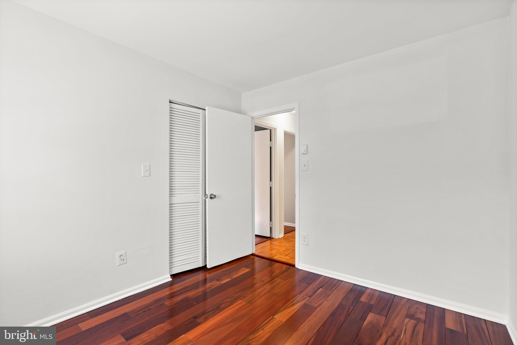 MIDDLEBROOK HILL - Residential