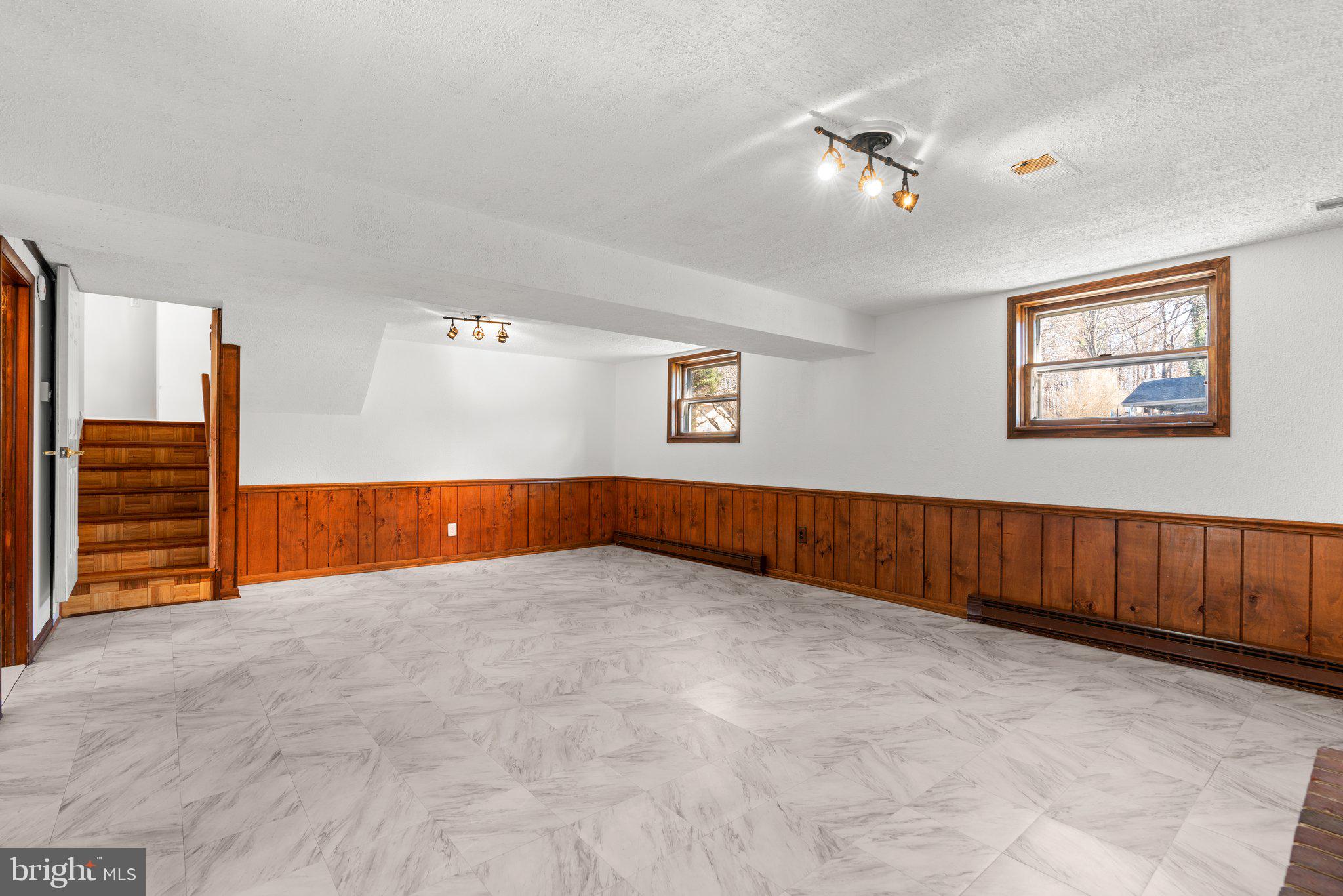 MIDDLEBROOK HILL - Residential