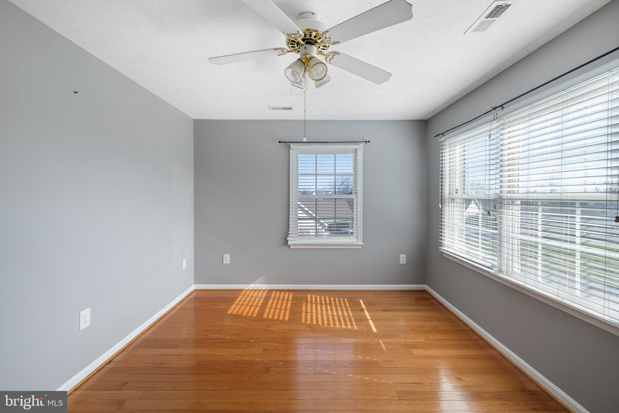 SIGNAL KNOLLS - Residential