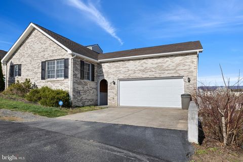 Townhouse For Sale - 41 Deaken Circle #B-6<br/> STRASBURG, VA 22657